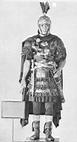 Rome, Tenue militaire d'Empereur (source La Documentation par l'image 1952).jpg